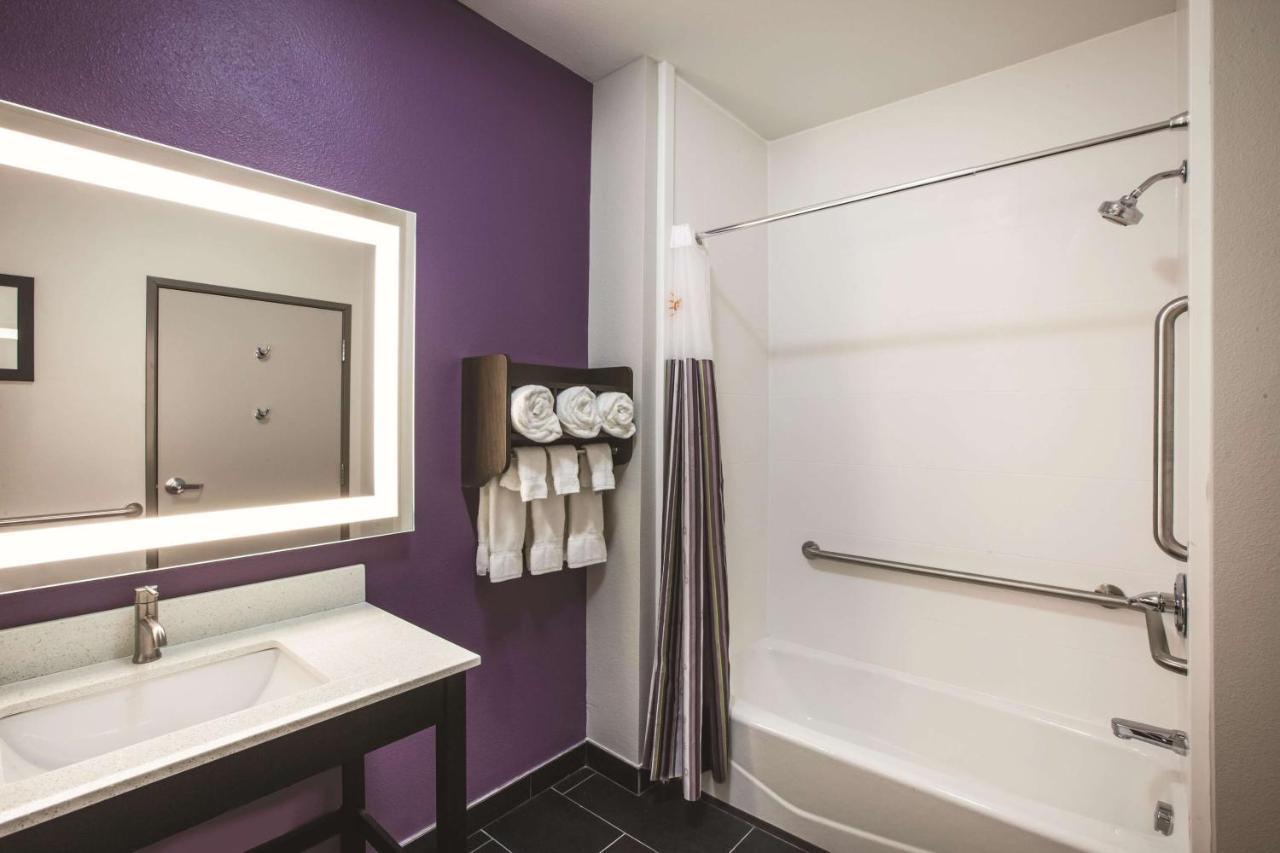 La Quinta By Wyndham Lubbock South Hotell Exteriör bild