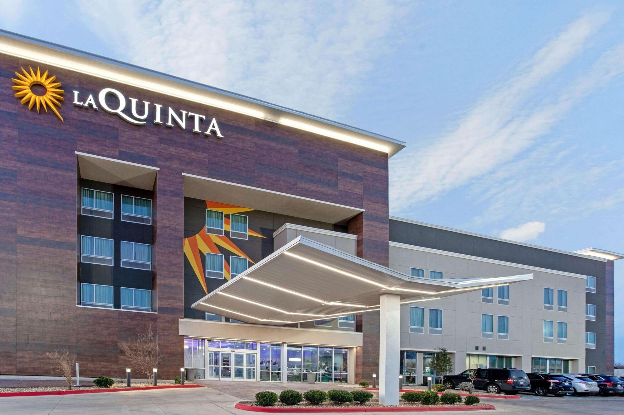 La Quinta By Wyndham Lubbock South Hotell Exteriör bild