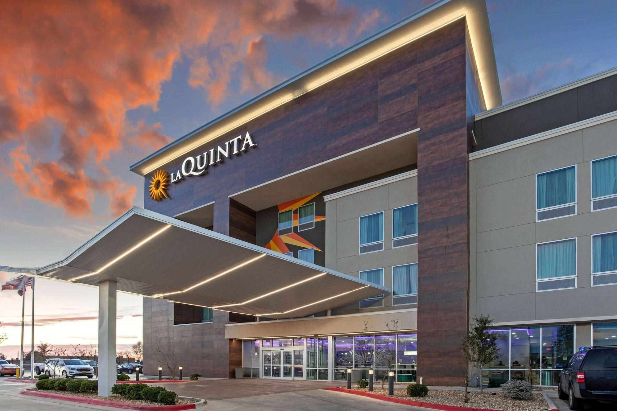 La Quinta By Wyndham Lubbock South Hotell Exteriör bild